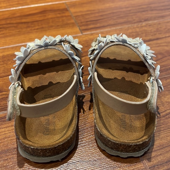 Toddler girl flower sandals size 9 - Picture 3 of 3